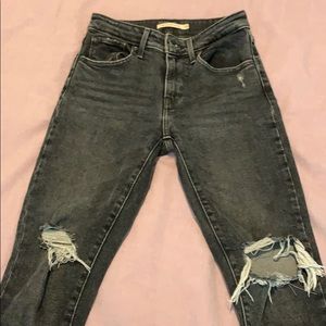 Levis distressed black jeans